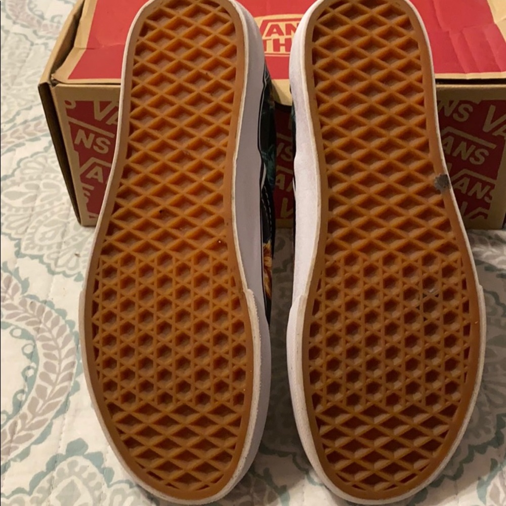 Sneakers - Picture 3 of 3
